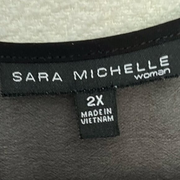 Sara Michelle Sleeveless, Semi-Sheer, Buttondown Top, Plus Size 2X - Picture 2 of 8